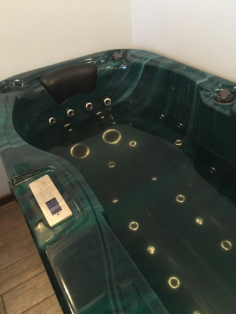 Одноместный гидромассажный бассейн Sunrans SR841